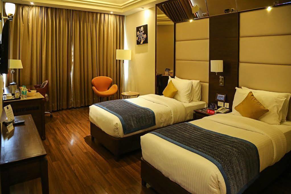 Oyo Premium Panchkula Sector 5 Exterior foto