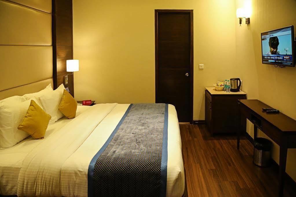 Oyo Premium Panchkula Sector 5 Exterior foto